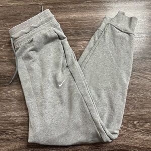 Nike Women’s High Waisted Jogger Sweatpants